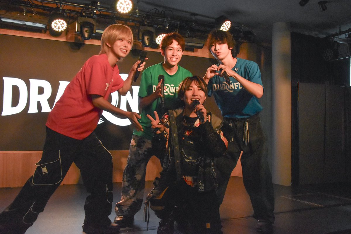 wtksm10's tweet photo. 260816 西部涼介BDライブ🎂✨
#DFUP1500 #DRAGONFLY #ドラゴンフライ #ドラフラ
💛 @dragonfly_nishi
🩷 @dragonfly_leon
💙 @dragonfly_kanta
❤ @dragonfly_ryo (お休み)
💚 @dragonfly_aoi https://t.co/vgjXUgS4o0