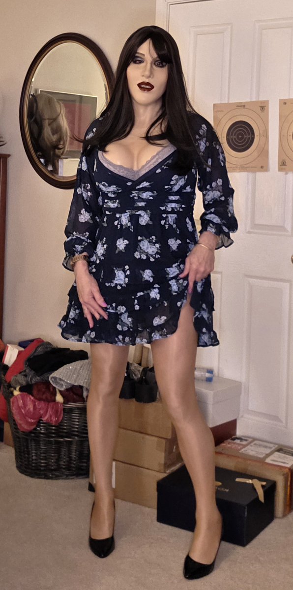 Michell55246549's tweet photo. Goth momma in mature bracket provides evidence of her desire to spend time with attentive individuals. #disguise #femalemasking #siliconevagina #attachedbreasts #Scarlet #UTDisguise https://t.co/zeoe0g0Mln