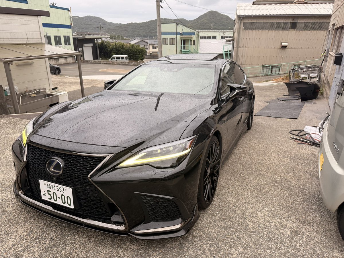 shouchin33's tweet photo. レクサス勢に大雨以外サンルーフは開けろって言われたんで心がけます https://t.co/ExOLacmXVZ