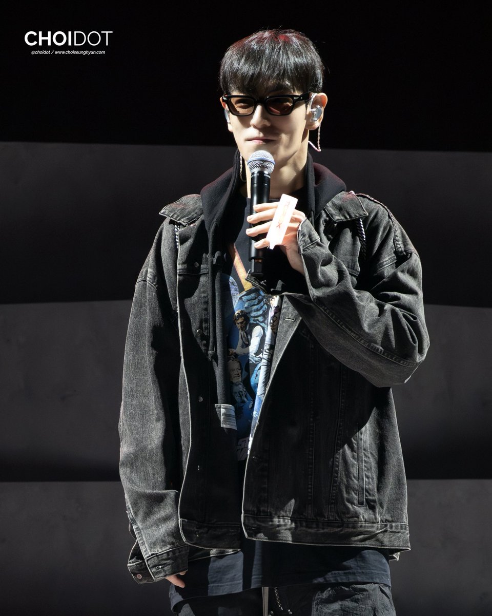 choidot's tweet photo. [#CHOIDOT PHOTO] 260815  T.O.P PRE-STUDIO 2026  in HK  _ SOUND CHECK 🎤

T.O.P with TOPSX HongKong

#PRESTUDIO_IN_HONGKONG
#TOP_PRESTUDIO2026 https://t.co/09LCmMMn2W
