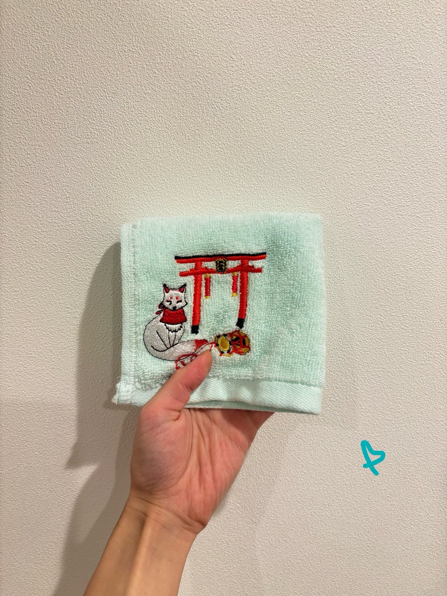 aoxyua_kitsune's tweet photo. 今日のハンカチ🦊🩵 https://t.co/oTSjAA8yhL