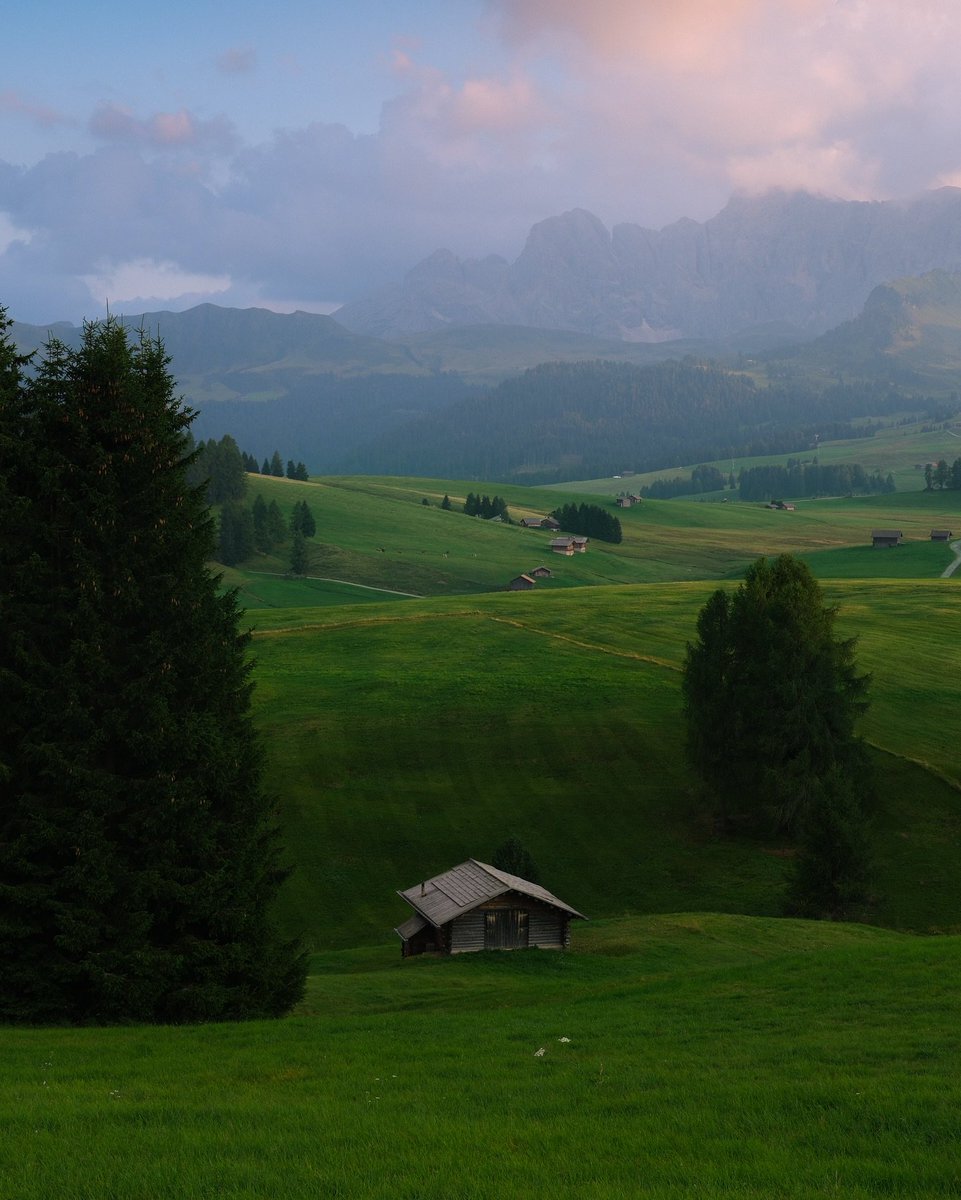 echoesofworld's tweet photo. Dolomites, Italy https://t.co/tjPbsflLhT
