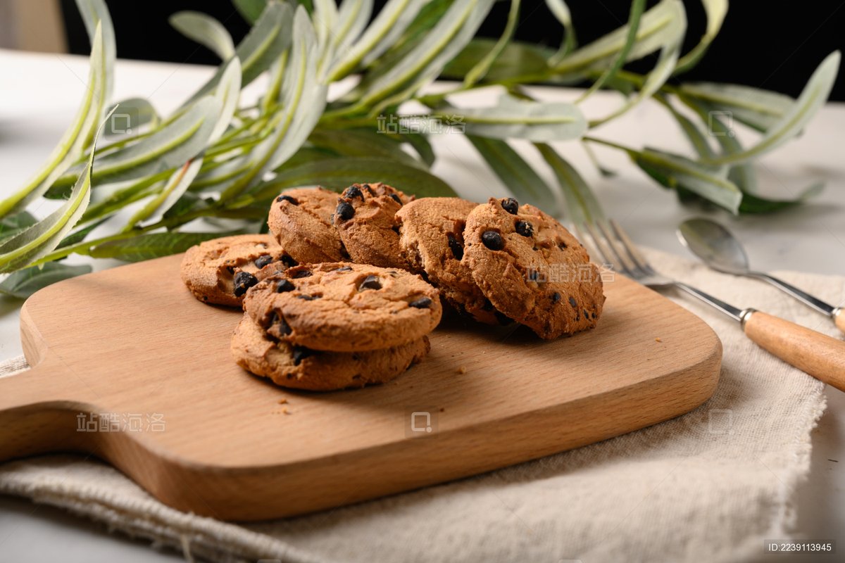 DorothyJas73090's tweet photo. Just spent 20 mins baking warm chocolate chip cookies, paired with a cup of oolong tea on the windowsill—quiet Sunday vibes hit different https://t.co/KbqgDcvTqD