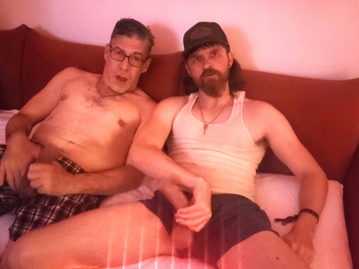 dudeitsme86's tweet photo. Boxer bate with @DominickDeseo https://t.co/Y9hshqKMMu