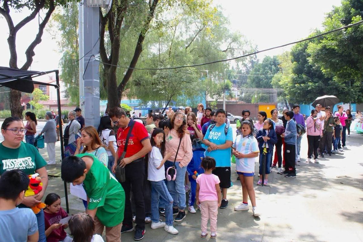 gabysalido's tweet photo. 💙 Así se hace comunidad en la #Pensil.

​🎒 Juntos con el @PAN_CDMX vivimos una gran Jornada de Regreso a Clases en el Deportivo Pavón, apoyando a las familias con servicios gratuitos de salud, corte de pelo, fotos y atención veterinaria.

Aún vienen dos fechas más. En familia nos cuidamos y hacemos comunidad.

​#MiguelHidalgo #PensilCDMX #RegresoAClases #PANCDMX