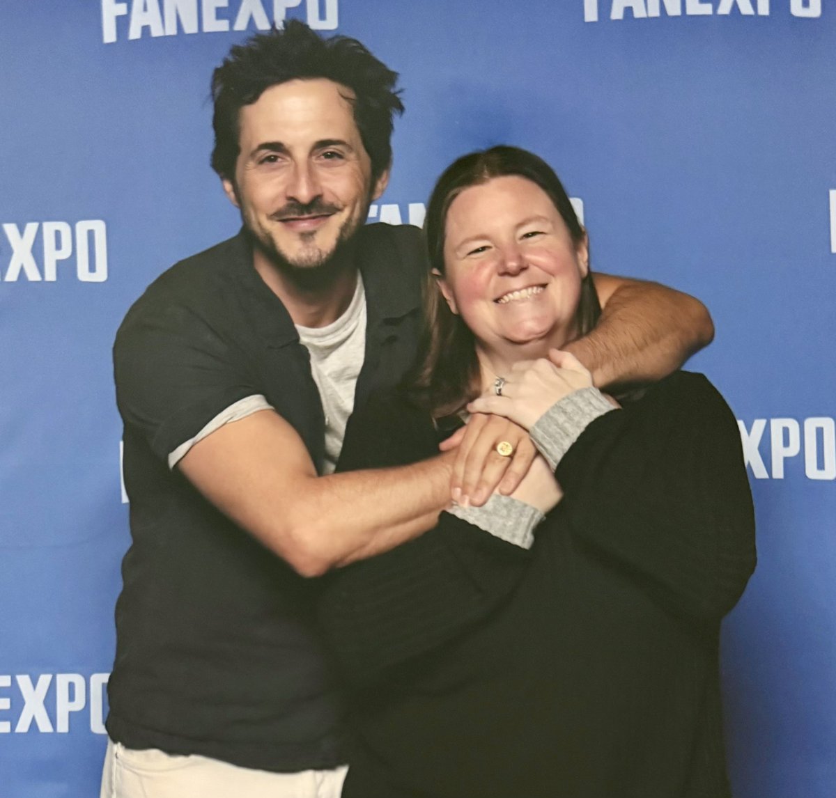 J2_medic24's tweet photo. Tomer was so sweet & I just loved his accent!❤️❤️#FanExpoChicago #TheBoys #TomerCapone https://t.co/vb5kxqfUAt
