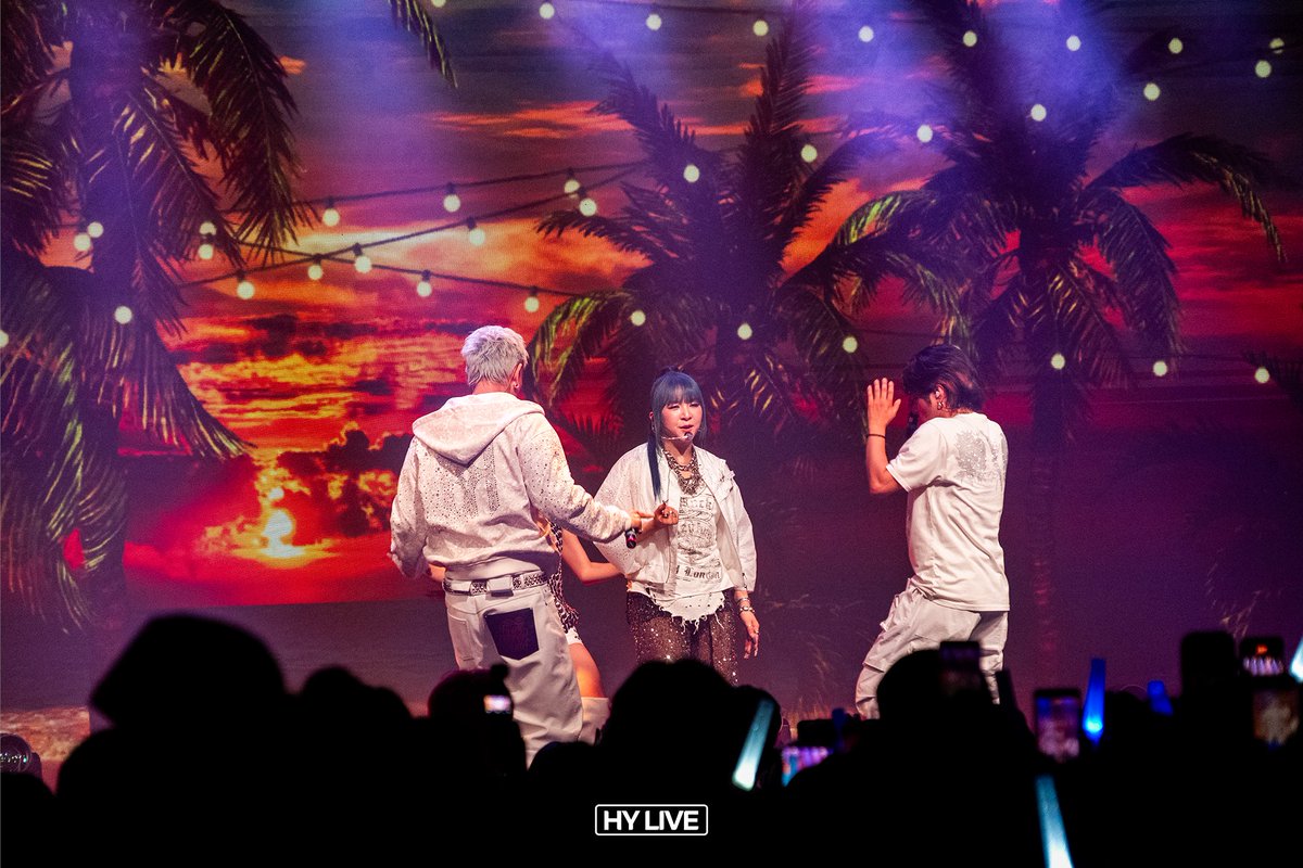 hylive_official's tweet photo. <KARD 2026 WORLD TOUR 'NOW HERE' IN SEOUL>
2026년 카드의 새로운 월드투어 챕터 시작했습니다.

공연을 찾아와주신 모든 관객분들 진심으로 감사드립니다.
이번 서울 콘서트는 오랫동안 간직할 수 있는 추억되었길 바래요✨

KARD's new 2026 world tour chapter has begun.

Thank you to everyone in the audience who came to enjoy the concert.
We hope that this Seoul concert can become a memory to be treasured for a long time✨

#KARD #카드 @KARD_Official 
#NOWHERE #KARDinSEOUL #HYLIVE