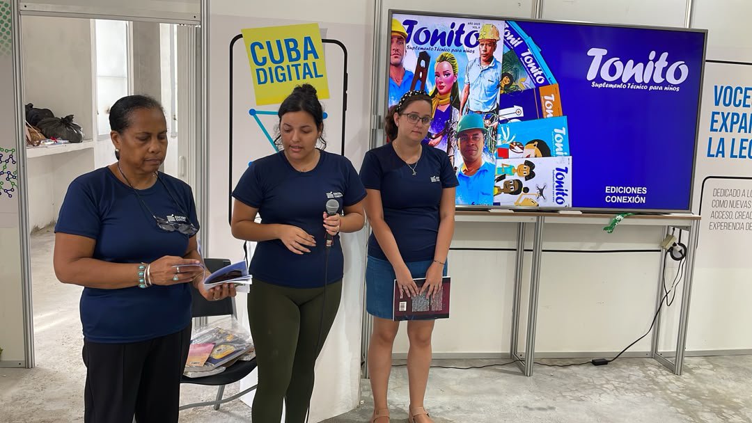 MayraArevich's tweet photo. La literatura digital marcó esta edición con el stand #CubaDigital, e-books y audiolibros que democratizan el acceso al conocimiento. El sistema editorial cubano apuesta por la #TransformaciónDigital  y la #SoberaníaTecnológica. 
#LeerEsCrecer 
#ConectadosALoNuestro 
2/3 https://t.co/VEIvUODHZw