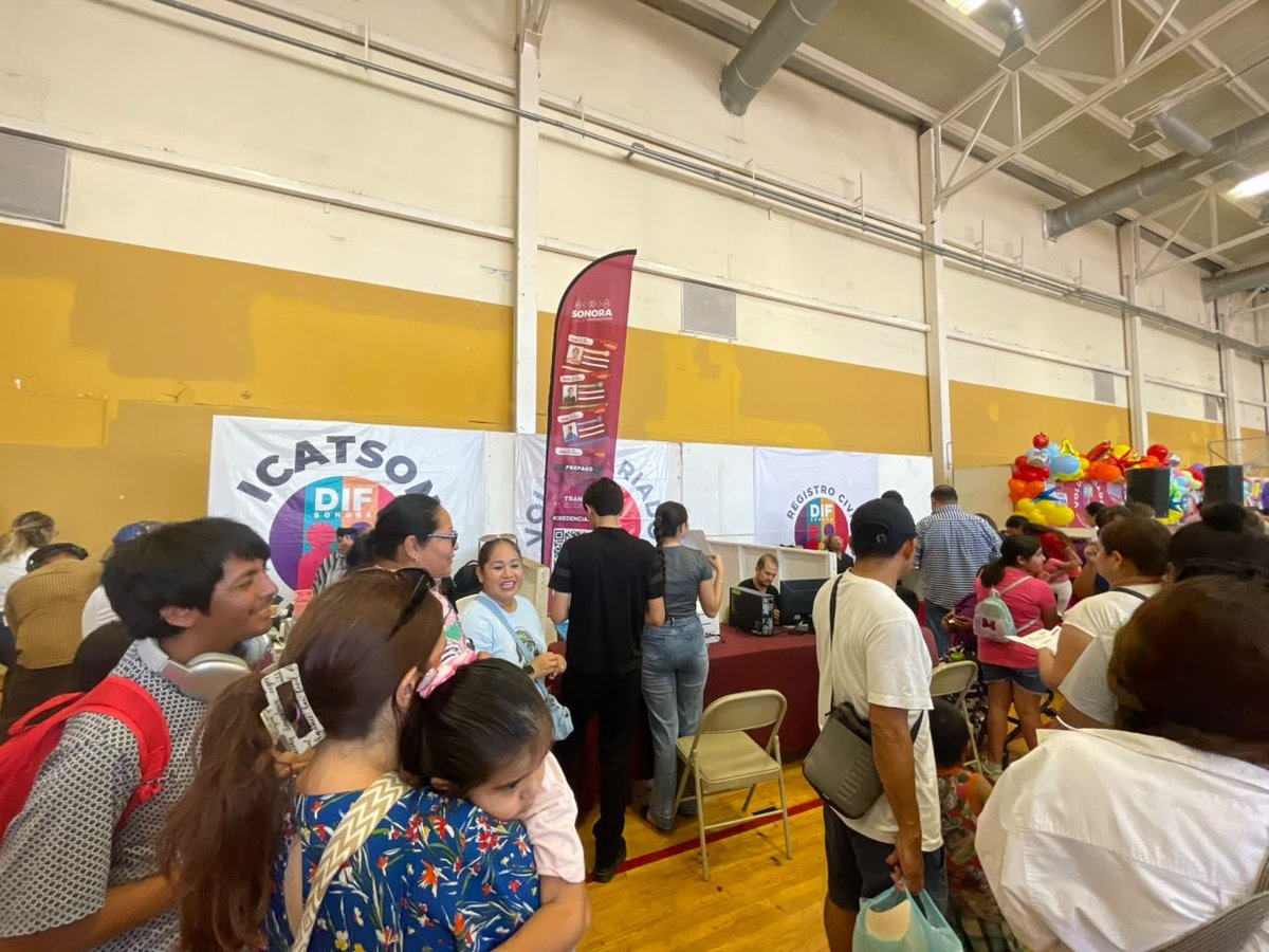 IMTESonora's tweet photo. En el Bazar Escolar 2026 sumamos acciones entre el @gobiernosonora, @DIFSonora y voluntariados para cuidar la economía familiar. ​Llevamos credencialización gratuita de transporte público a quien más lo necesita. 

Seguimos construyendo una mejor movilidad. 🪪 🚌 https://t.co/j4AhOEE6zo