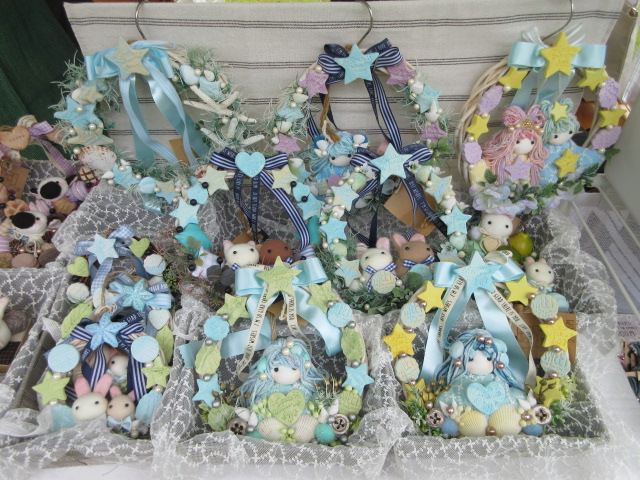 art_yume's tweet photo. 第29回閑谷マルシェも無事終わりました。ときおり小雨がぱらつきましたが、一日をとおして曇り空が多く、涼しい風も吹いていたので過ごしやすかったです。

次回、第30回閑谷マルシェは9/20（日）に開催です。
当工房からは、ハロウィン雑貨やリースを搬入！ https://t.co/f2JMaY0T9G
