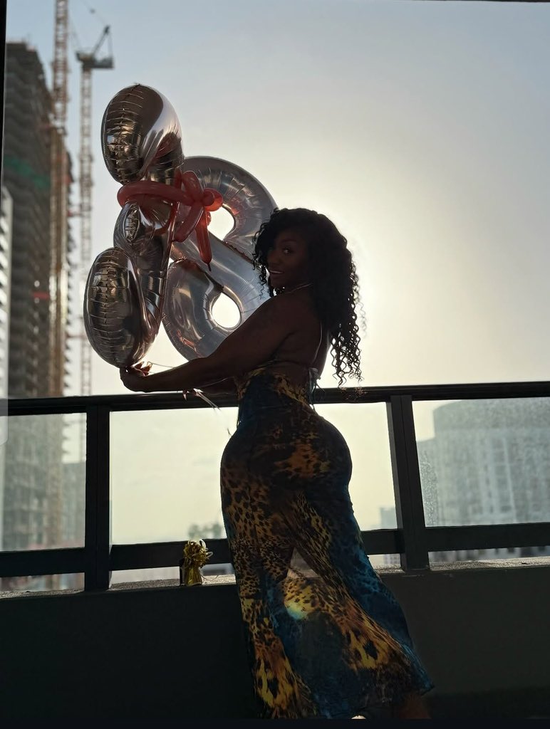 CelebMchat's tweet photo. Endless blessings on me 🥳🎈 https://t.co/7wW8qHT27D