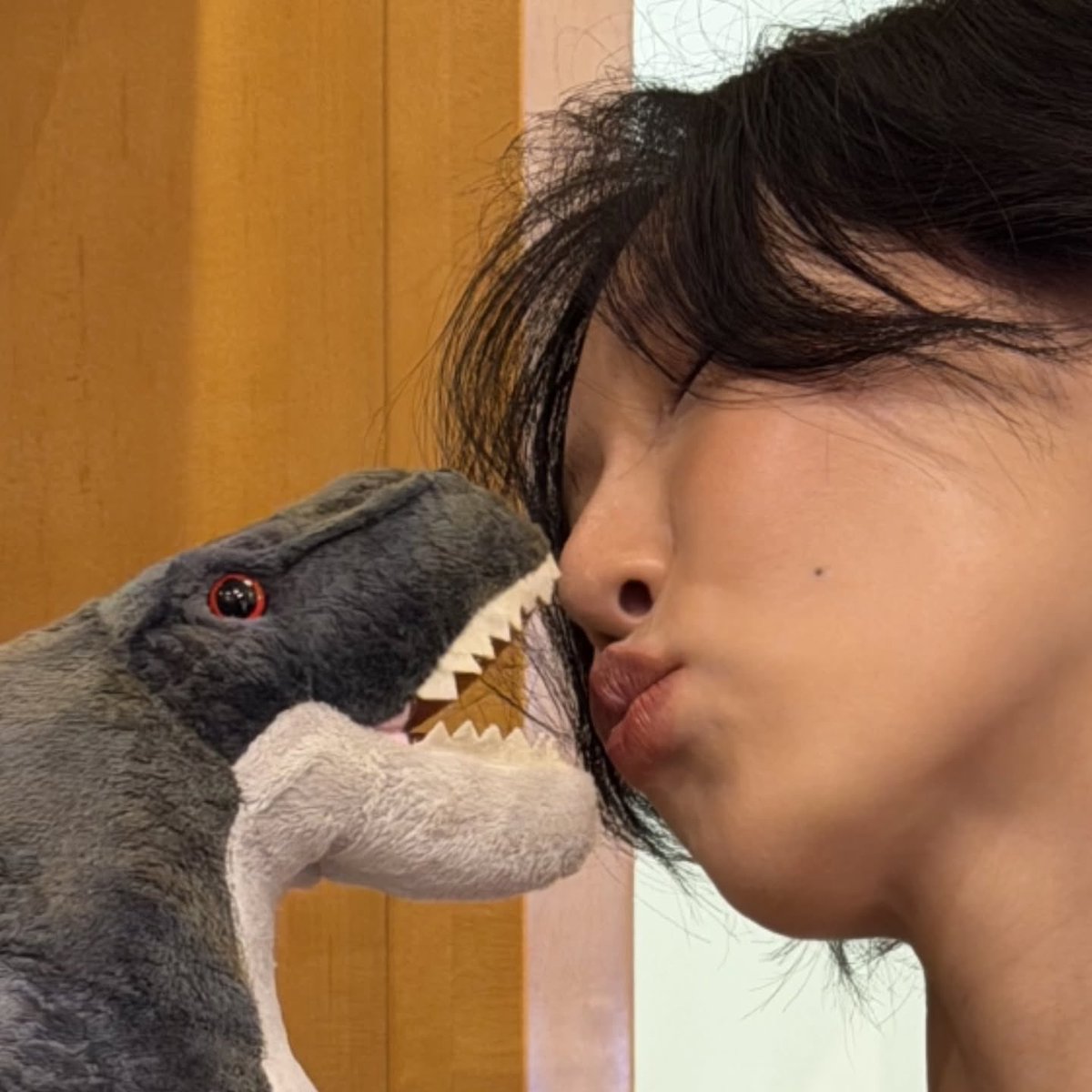 GadzChan's tweet photo. Dino-Hyejinnie 🦖✨ 

#화사 #Hwasa https://t.co/Y7VvtWO4kF