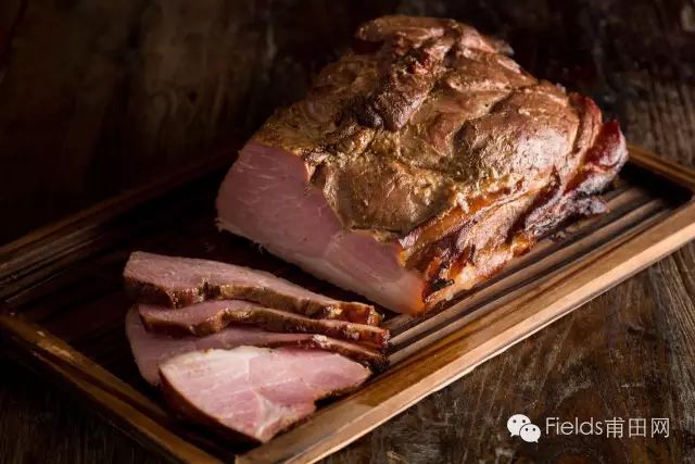 ArthurScha80163's tweet photo. Cozy Thanksgiving feast alert! Juicy roasted turkey, creamy mashed potatoes, warm pumpkin pie—perfect for gathering with loved ones. Grab your favorite plate and dig in! ， https://t.co/9c8cV2fEgV