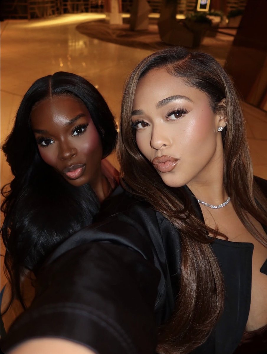 Blackbarbi78626's tweet photo. Pretty duo 🥹😍 https://t.co/qDYFY4qJUN