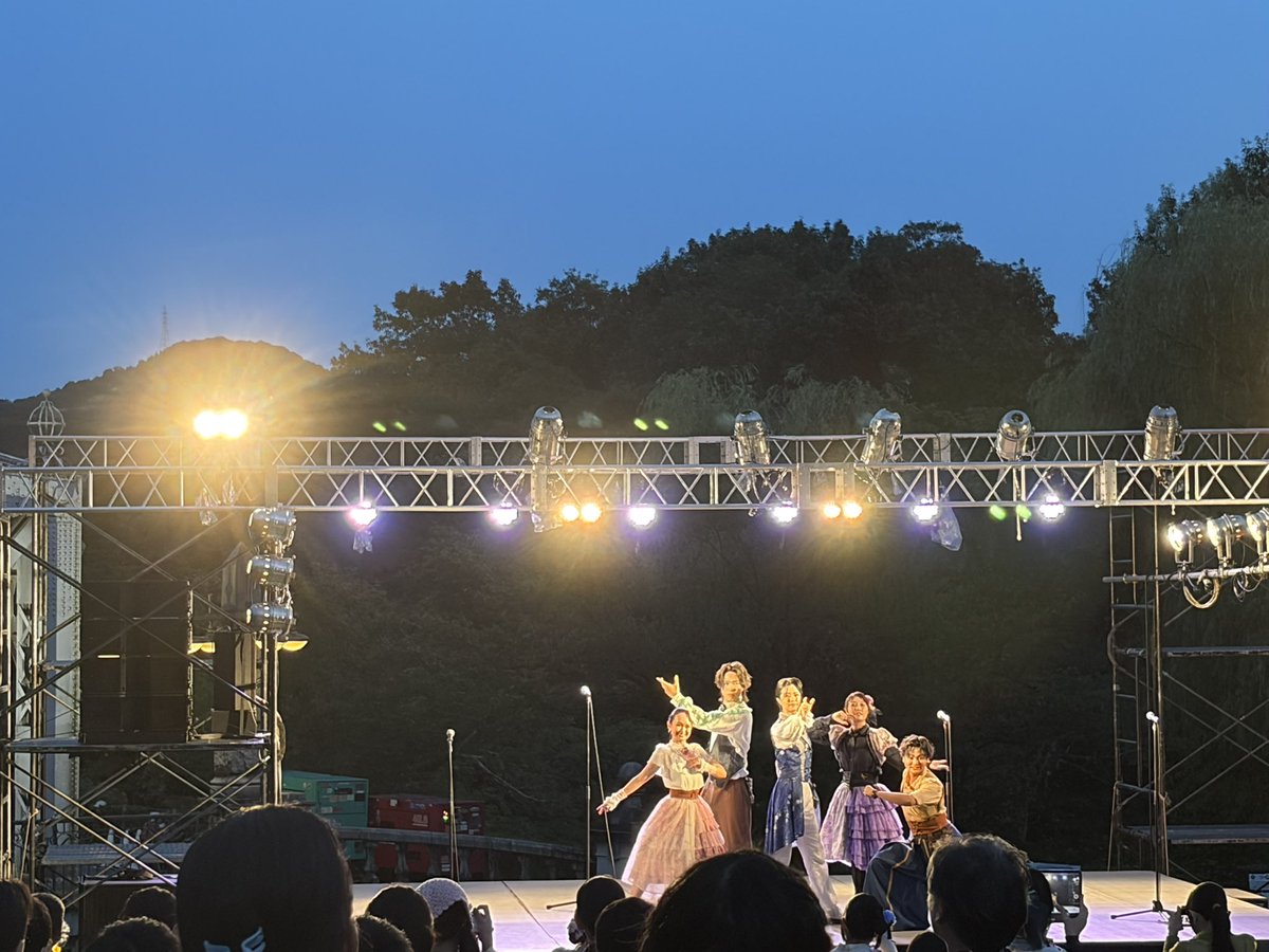 saaa_moon0516's tweet photo. おはようございます☀️

昨日はおひなと #宵の明治村 へ🤍
夜は初めてだったけど建物も景色も綺麗で楽しかった〜！

あとね、沢山食べた🥰

そしてそして、初めて #明治偉人隊 の皆様にお会いしました！
すごく華やかで素敵でした✨
ステージカッコよかった！！

浴衣楽しかったな✨
また行きたいです！ https://t.co/yq79752t7M