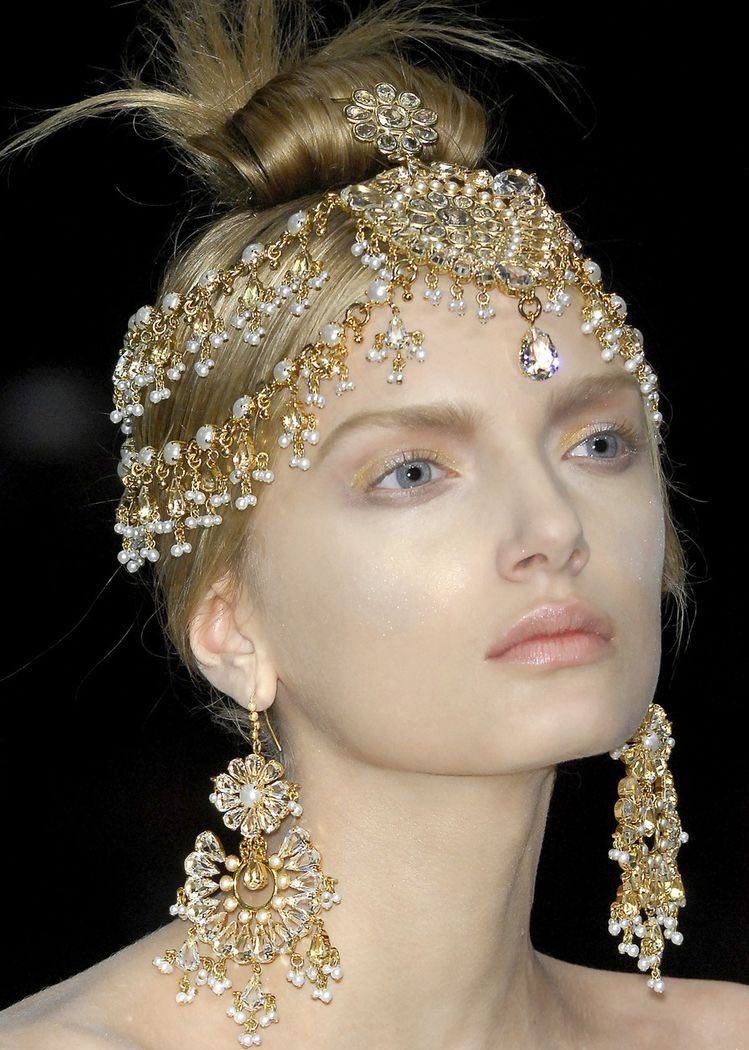 virgoessence's tweet photo. Alexander McQueen, FW 2008 https://t.co/YOJ2gqrQMH