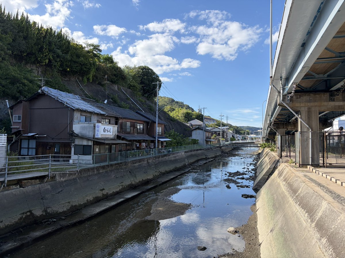 sjrs286's tweet photo. ずっと来たかった尾道。

大好きな映画、さびしんぼうのロケ地。

とても穏やかでノスタルジックな気分になれました。

尾道ラーメン食べたかったなぁ🍜

#ロケ地巡り　#広島 https://t.co/zkS7sNPlDS