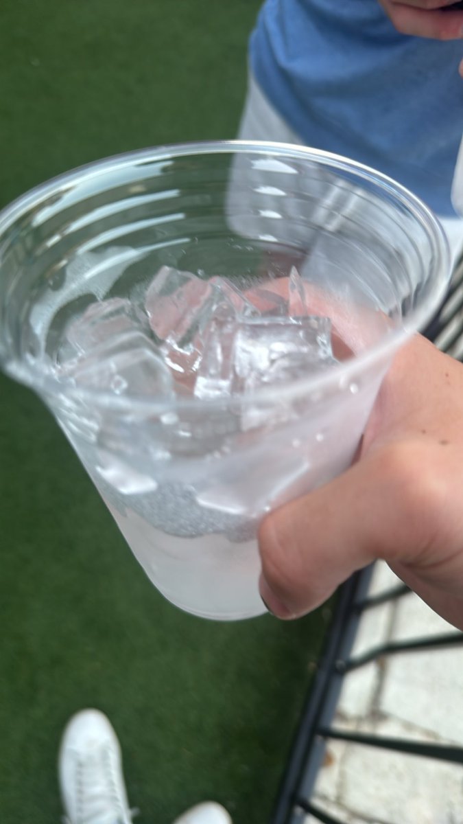 waylonmcgraw's tweet photo. Just found out the velvet ditch makes a pretty good water #FirstTimeForEverything https://t.co/zRQZTWxHcu