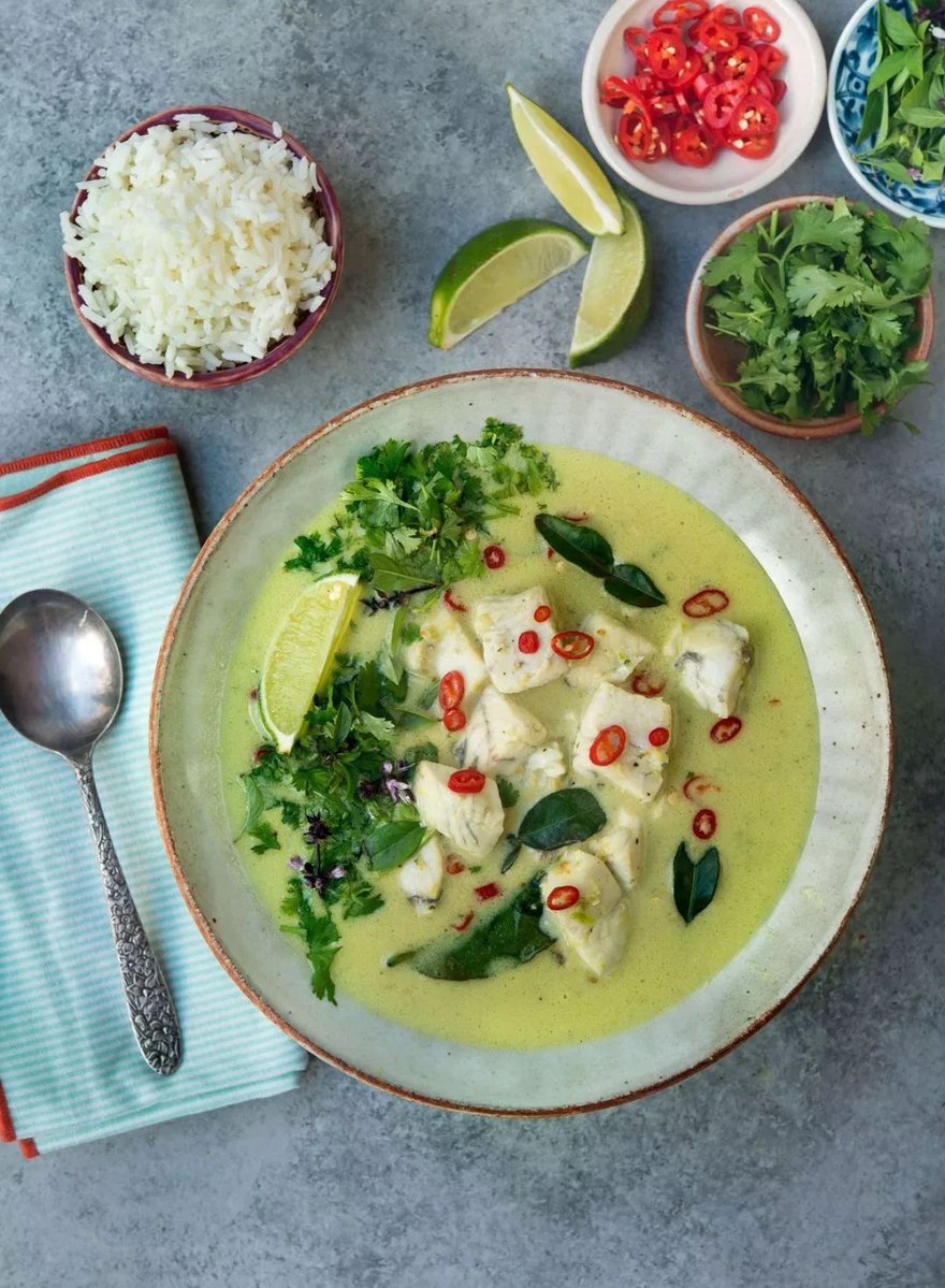 xHmXXcAGD9GhB0's tweet photo. Craving bold flavors Try our homemade Thai green curry tonight—creamy coconut milk, fresh basil, and fragrant spices that’ll transport you straight to Bangkok! https://t.co/mfiLP7zW6N