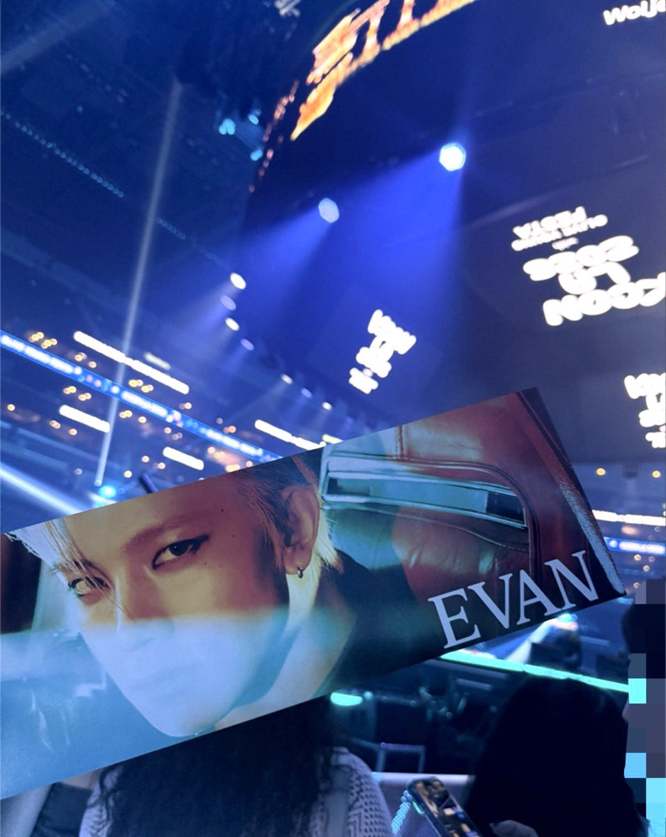 EVANPOPBASE's tweet photo. Nobody here knows I’m evanpopbase     

#EVAN #KCONLA2026 https://t.co/OJrHr68qrP