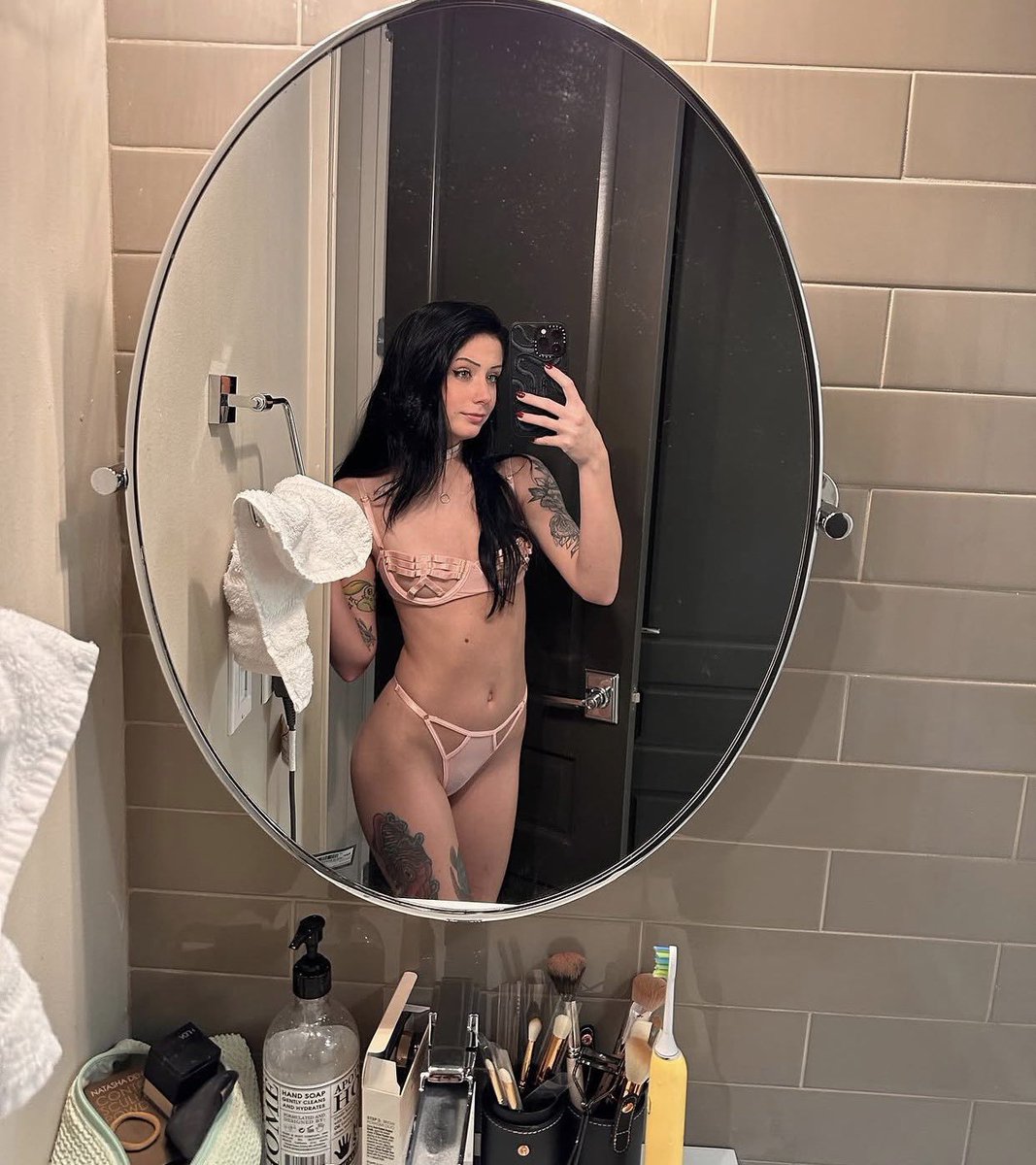 catKitty2723's tweet photo. I can't decide what to wear today, any ideas? https://t.co/PmsxQcwHa6