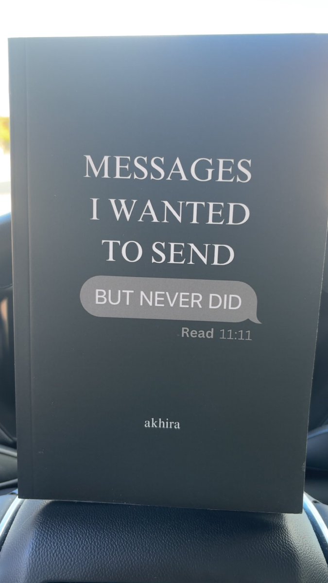 RodriguezV93287's tweet photo. I’m happy my book came in today. 😃😃😃 https://t.co/rd7LahjbrQ