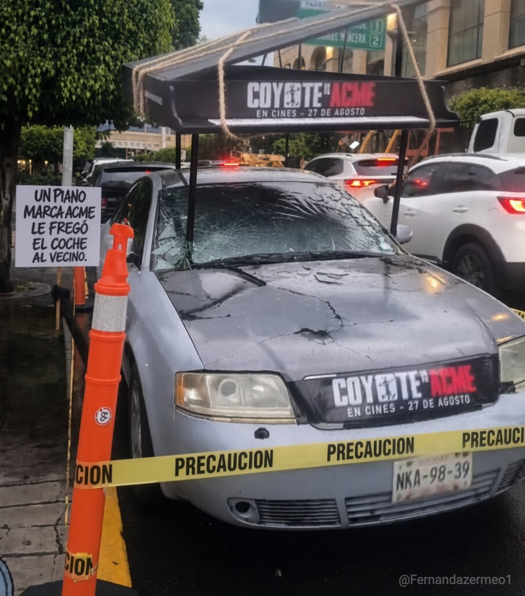 CartoonsOTMoon's tweet photo. La publicidad de COYOTE VS. ACME en México es una genialidad. https://t.co/Ls1bdMA3wz
