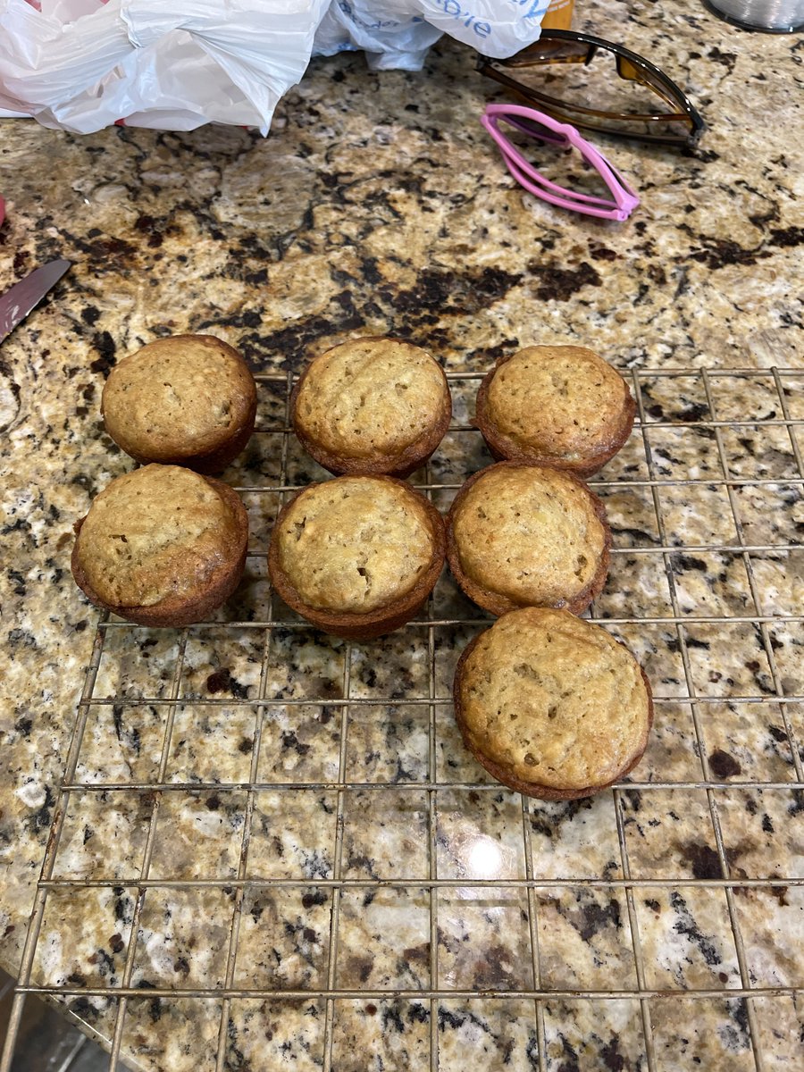 RichardPre94737's tweet photo. Just baked warm banana bread while rain taps the window—cozy Sunday vibes hit different! https://t.co/JolGowOYuX