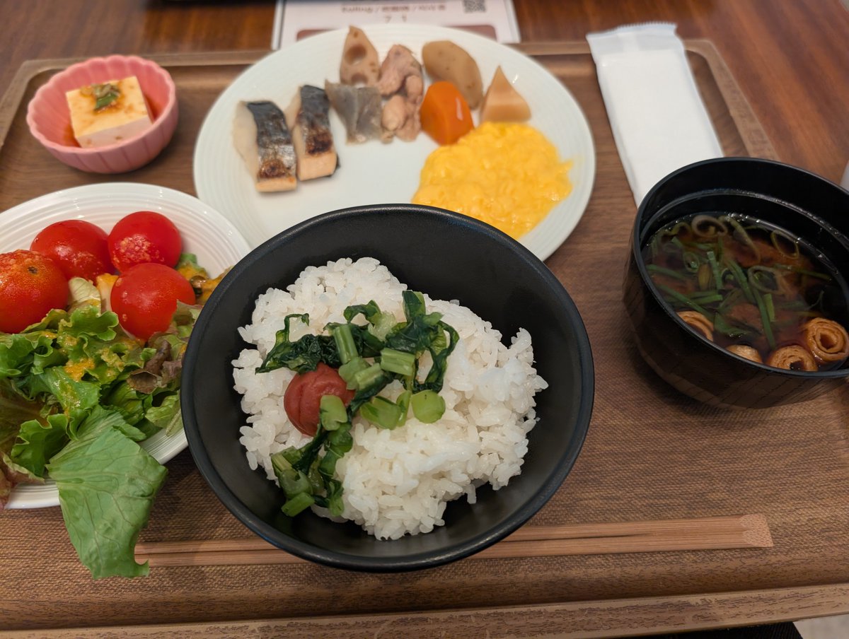 nyarworker's tweet photo. おはようございます。
コミケ3日目の優雅な朝 https://t.co/8k56Sk29uF