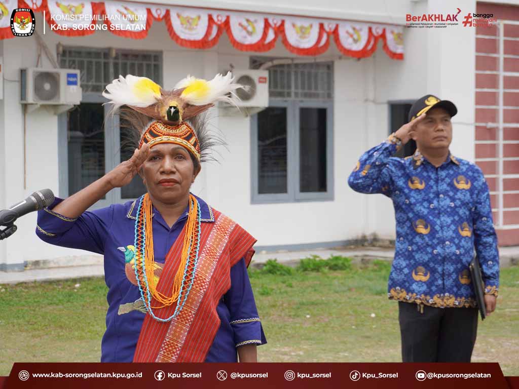 kpusorsel's tweet photo. #Temanpemilih, Dalam rangka memperingati HUT ke-81 Kemerdekaan Republik Indonesia, KPU Kabupaten Sorong Selatan melaksanakan upacara bendera pada Senin, 17/8/2026, di halaman kantor
Upacara diikuti oleh Komisioner dan staf KPU Kabupaten Sorong Selatan. https://t.co/EkOKfdGXoc