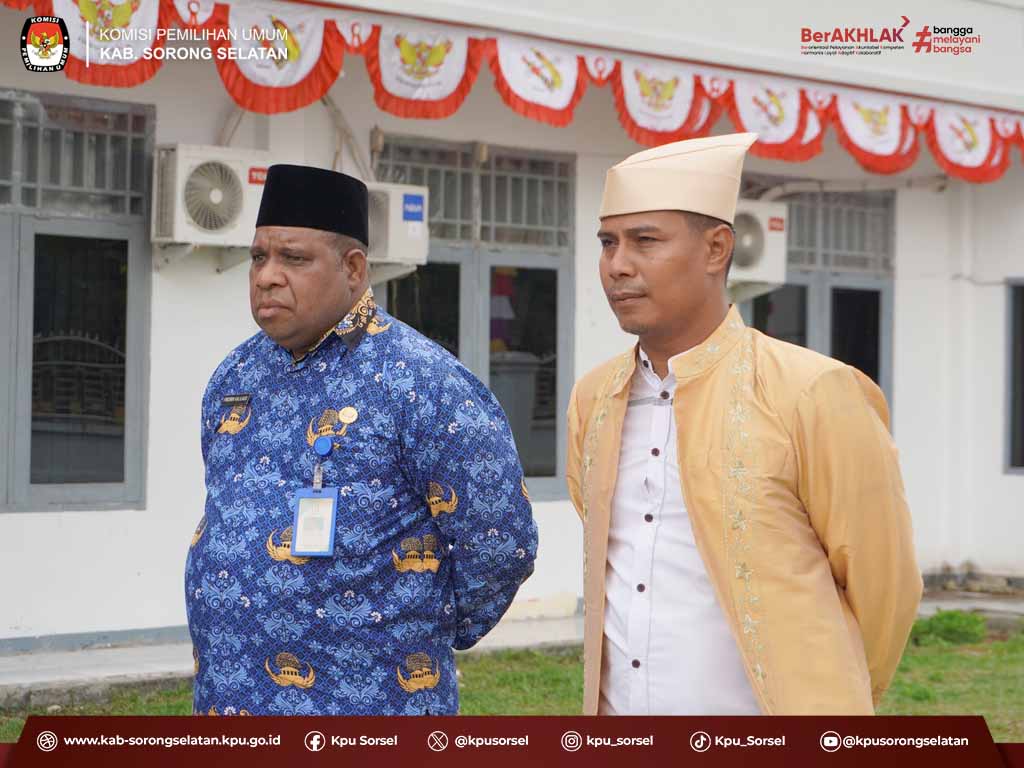 kpusorsel's tweet photo. #Temanpemilih, Dalam rangka memperingati HUT ke-81 Kemerdekaan Republik Indonesia, KPU Kabupaten Sorong Selatan melaksanakan upacara bendera pada Senin, 17/8/2026, di halaman kantor
Upacara diikuti oleh Komisioner dan staf KPU Kabupaten Sorong Selatan. https://t.co/EkOKfdGXoc