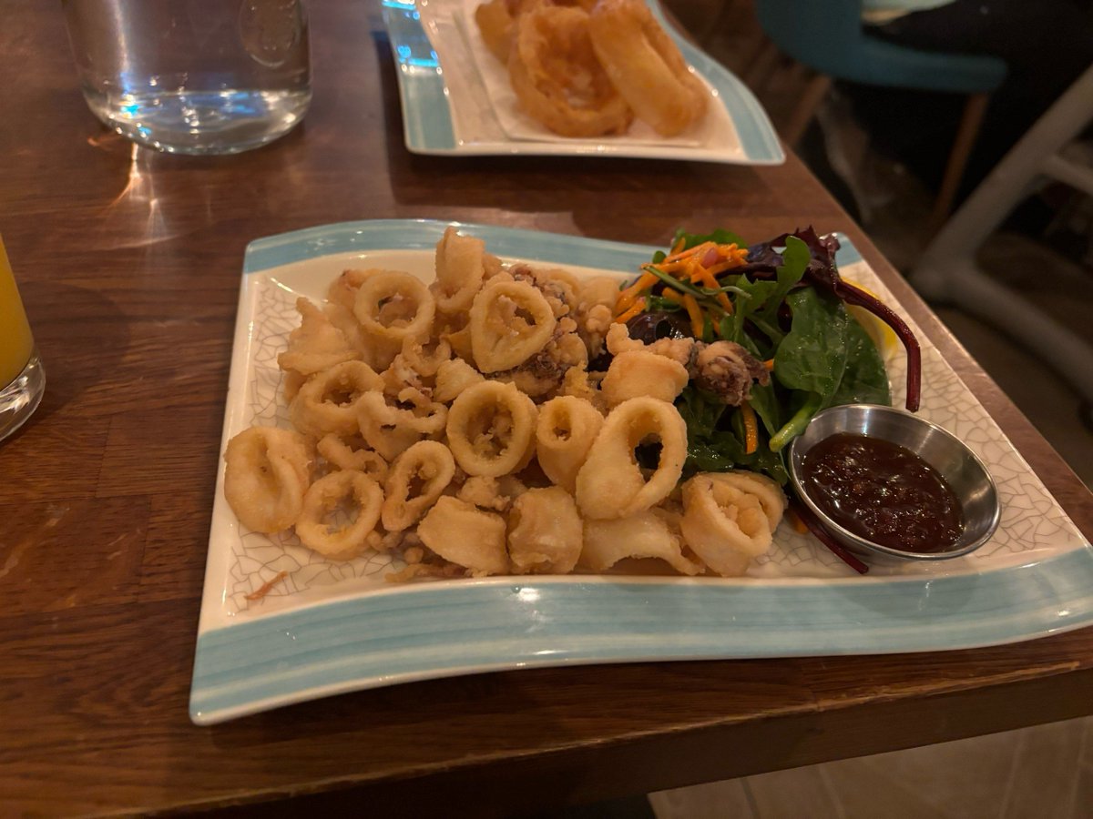 dalayiah's tweet photo. Lunch hit from the street cart! Warm crispy fried squid with tangy chili sauce  Perfect quick street food fix. https://t.co/VYiCJB3CTL