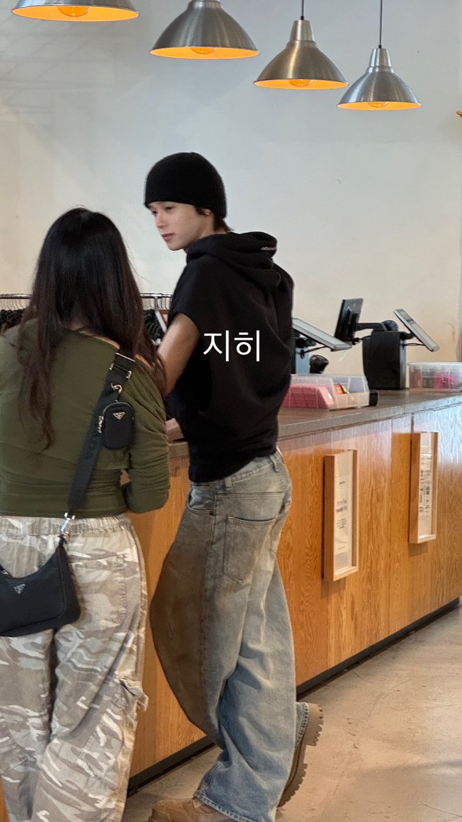 woozziihi's tweet photo. 오늘 LA 멜로즈에서 쇼핑하다가 앤팀 죠, 케이님 봤어용 두분 다 비율좋고 키도 엄청크셔서 처음엔 모델인줄 진짜 올려다봄..
#andTeam #앤팀 #죠 #케이 #ジョウ #ケイ https://t.co/I8KWXcff90