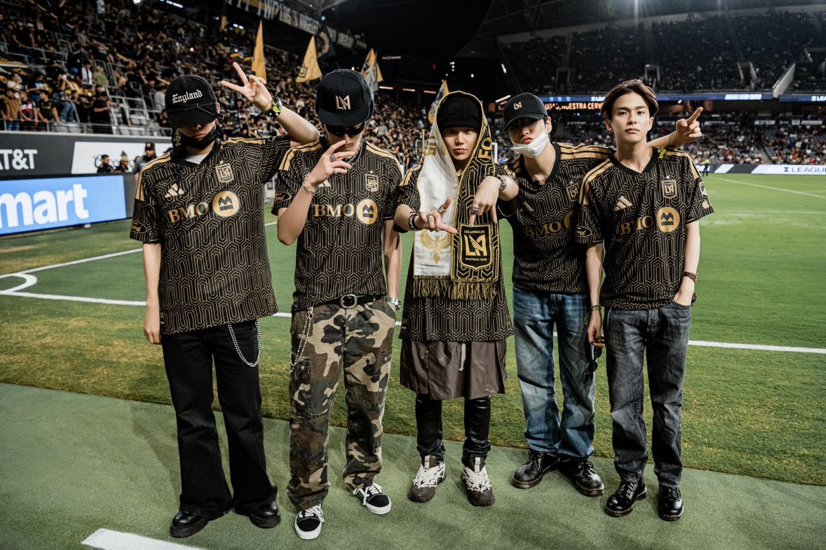 HYUNH4YI's tweet photo. hyunsuk, jihoon, jaehyuk, asahi, haruto at LAFC 📸 #트레저 https://t.co/gWAai6hDVZ