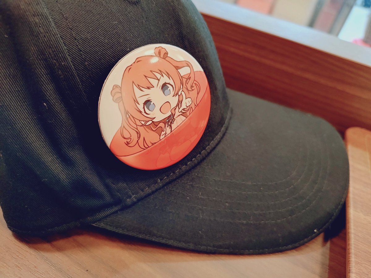 yudecchi's tweet photo. あみせんせぇの缶バッチ装着 https://t.co/i0ChlEoXS7