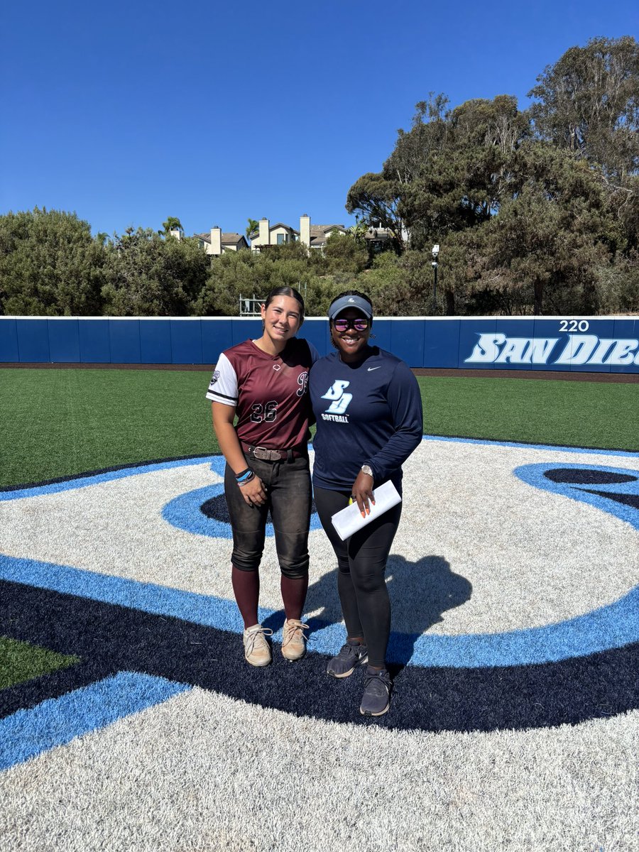 KailaniShideler's tweet photo. Thank you so much @USDSoftball. Had such a blast and camp! Thank you to all the coaches @CoachMJKnighten @_shayknighten @nsanchezusd https://t.co/RuwHNhWXLO