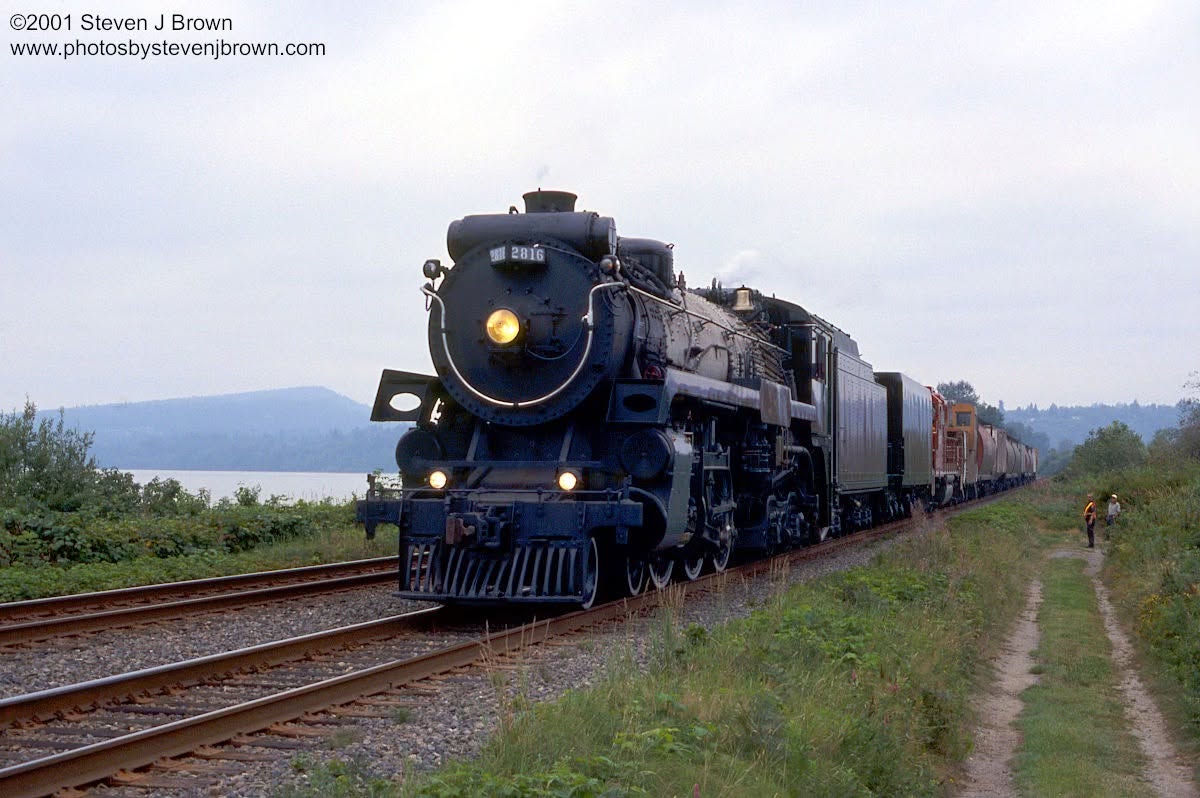 TORailwayMuseum's tweet photo. Aug 16, 2001: @CanadianPacific 4-6-4 standard Hudson steam locomotive No. 2816 moves under its own power for the first time in forty years. Built in 1930 by the Montreal Locomotive Works, 2816 is one of five CP H1 Hudsons to be preserved, and the only non-streamlined example. 1/3 https://t.co/eN61cYlQZv