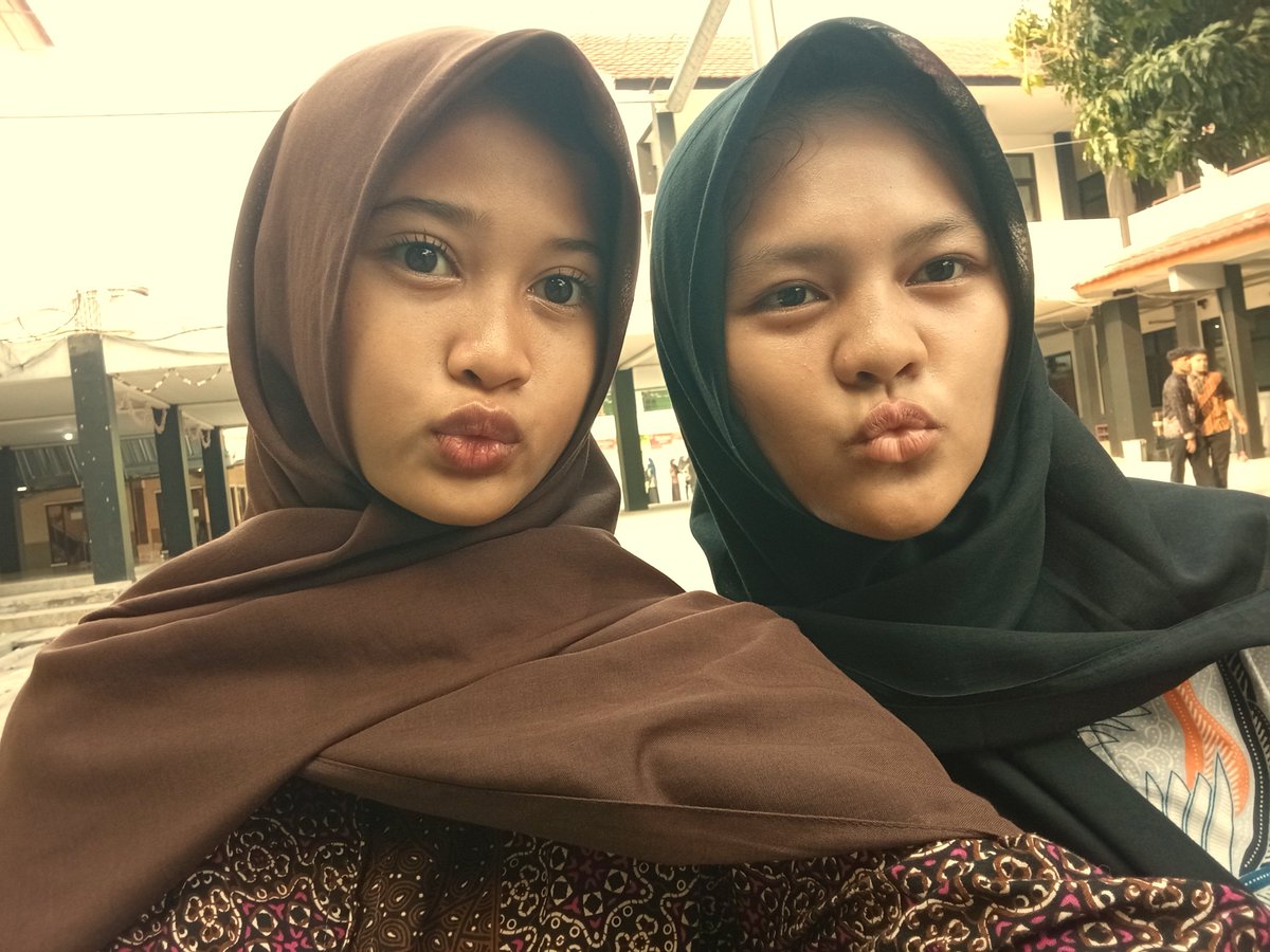 _4anndrs's tweet photo. batik https://t.co/4exvAG4e15
