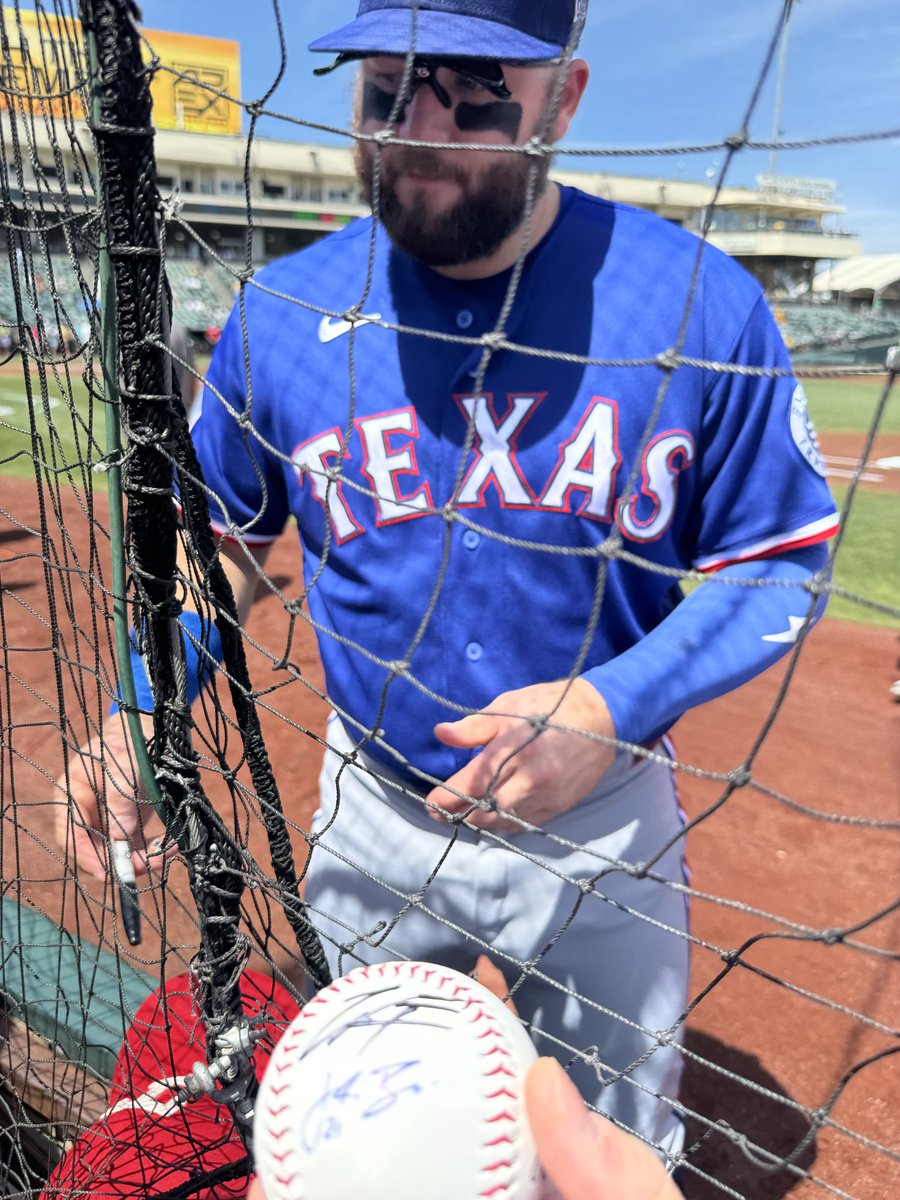 rever3nce's tweet photo. All of my friends have left to go back to Texas. It was a great 3 days of baseball. Meeting Rangers fans, meeting players and creating memories! 

I was also featured on Rangers Sports Network! https://t.co/YPL5IsrUB5