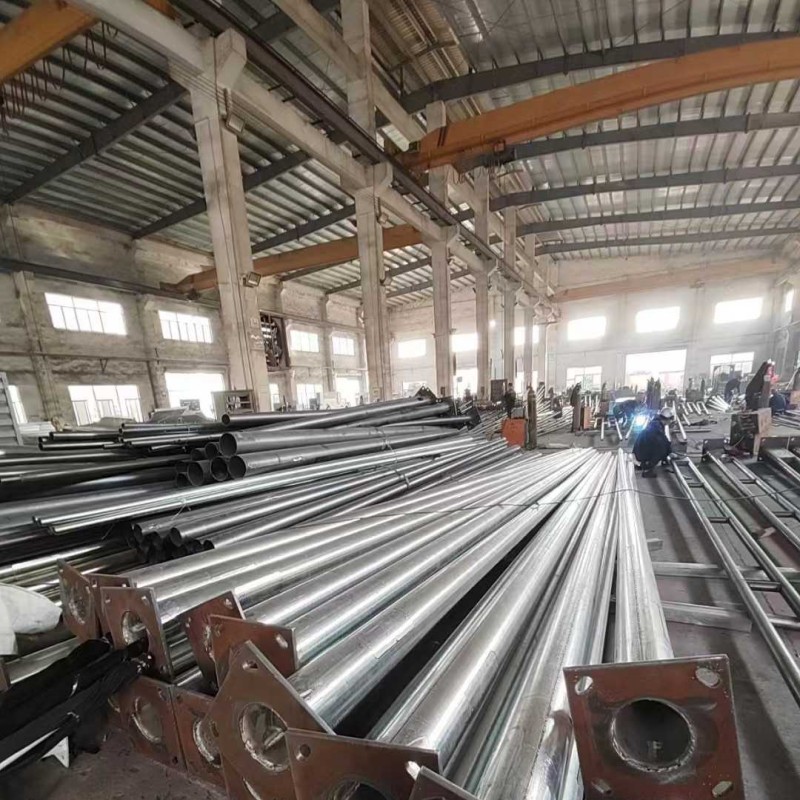 XuHoward3's tweet photo. High‑quality street light poles, hot‑dip galvanized, durable, custom sizes available, ideal for municipal road lighting projects. https://t.co/chpIiTFIg8