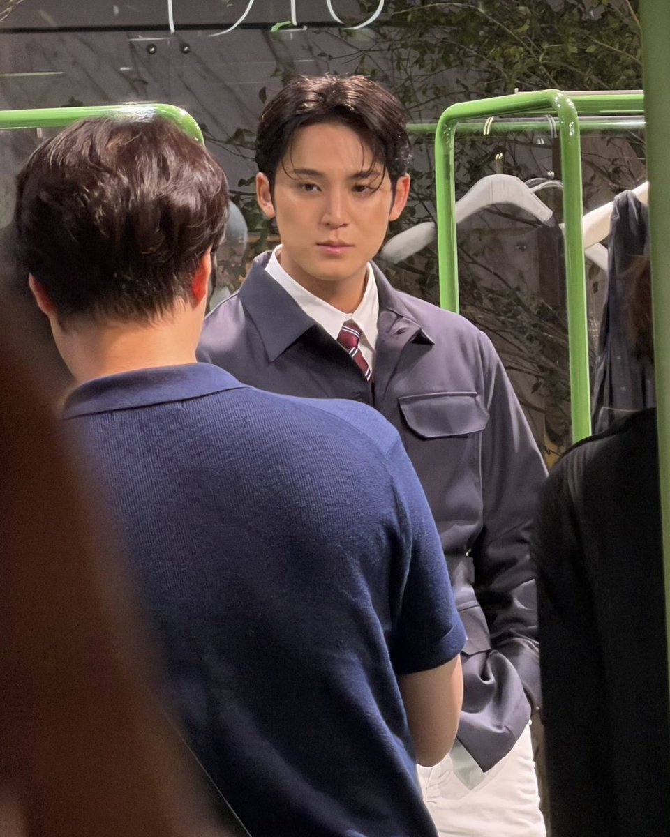 eingyu's tweet photo. ㅤ ㅤ ️️
ㅤ ️️
MINGYU AT THE DIOR PLAZA SENAYAN POP-UP #민규
MINGYU IN JAKARTA FOR DIOR
#WelcomeToJKT_MINGYU #MINGYUxDior
#MingyuinJKTforDIOR
ㅤ ️️
ㅤ ️️ https://t.co/i2inRArfSx