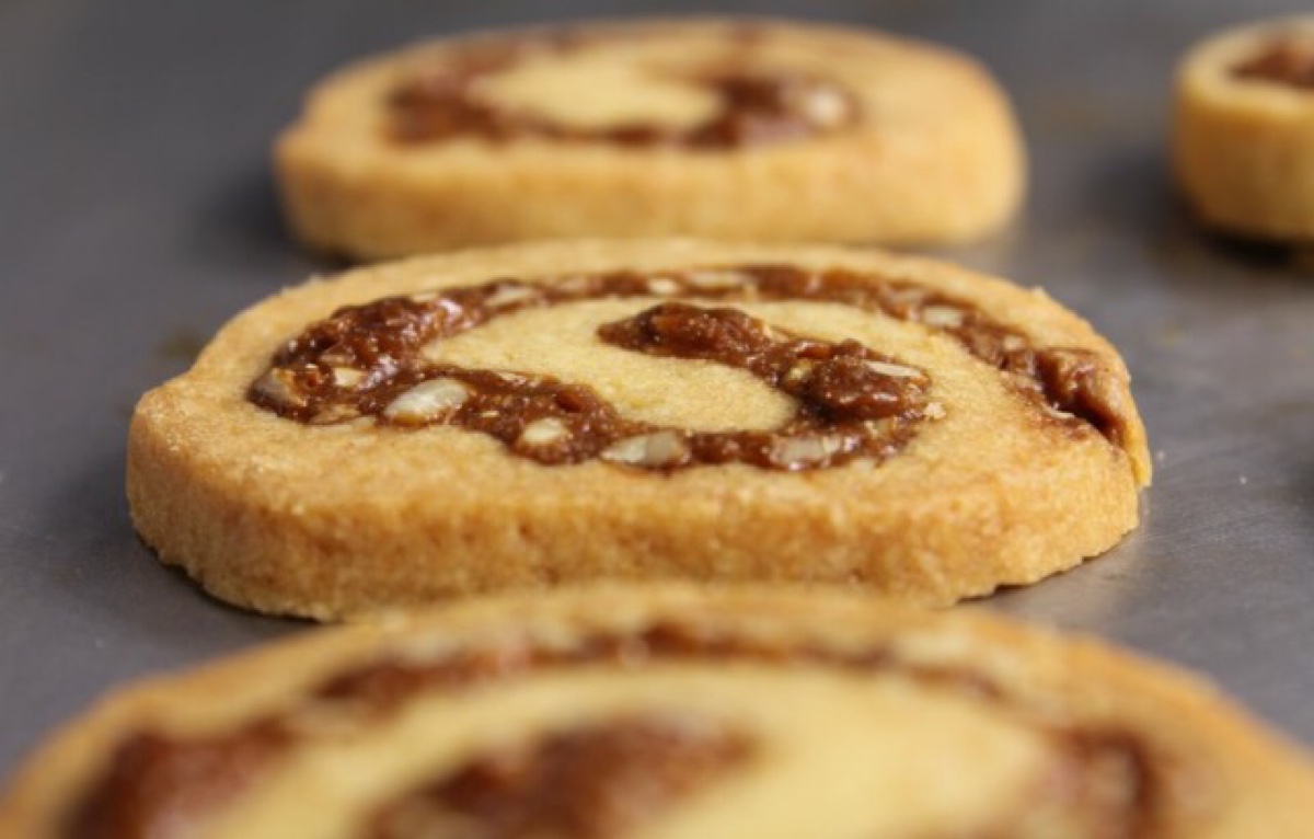 HelpUSell3's tweet photo. Just turned my random Saturday afternoon into the coziest baking session—freshly baked chocolate chip cookies still warm from the oven, the whole house smelling like heaven  No fancy skills needed, just butter, sugar and a little joy! https://t.co/uYqkjZYKK7