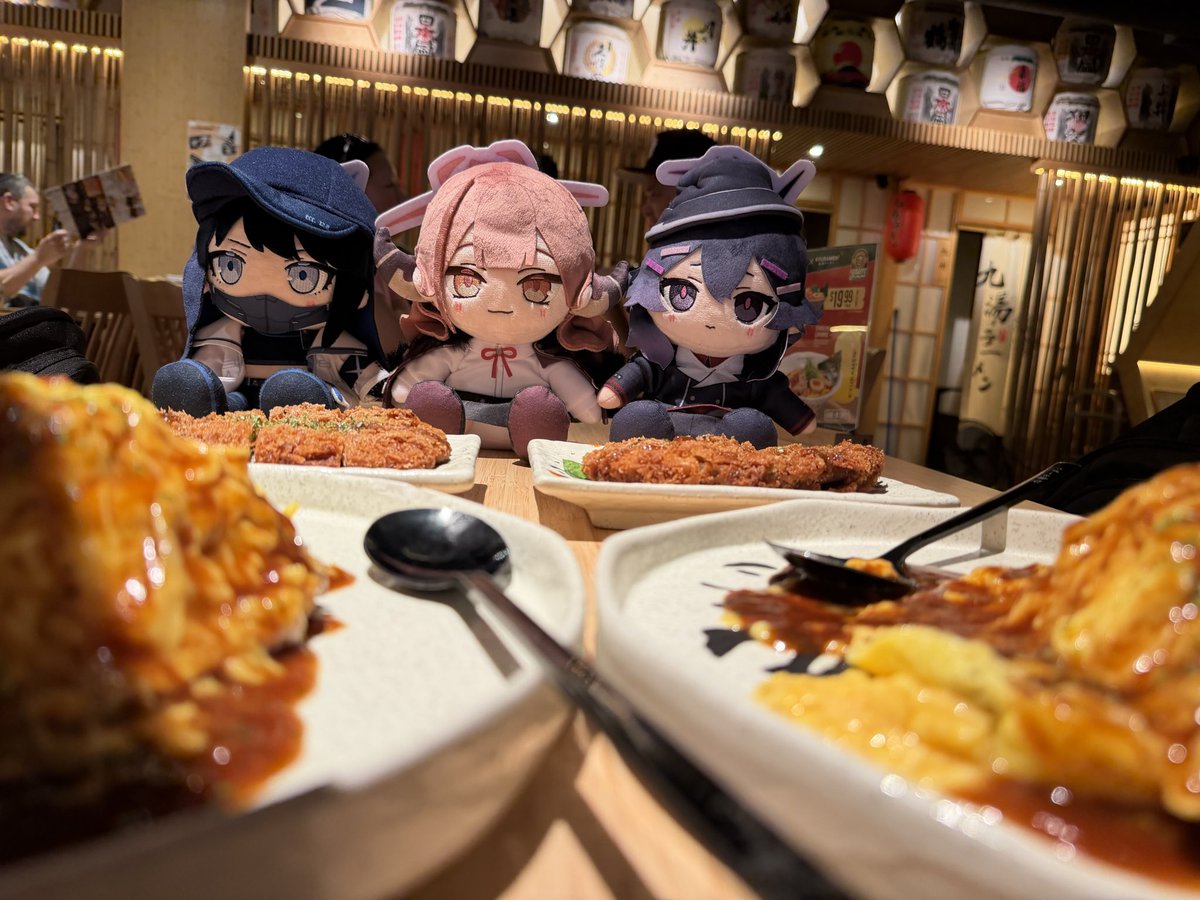 SeaSlugArchive's tweet photo. Lunch with friends
#ブルアカぬいぬい部 #BlueArchive https://t.co/mJvg3iz6Km