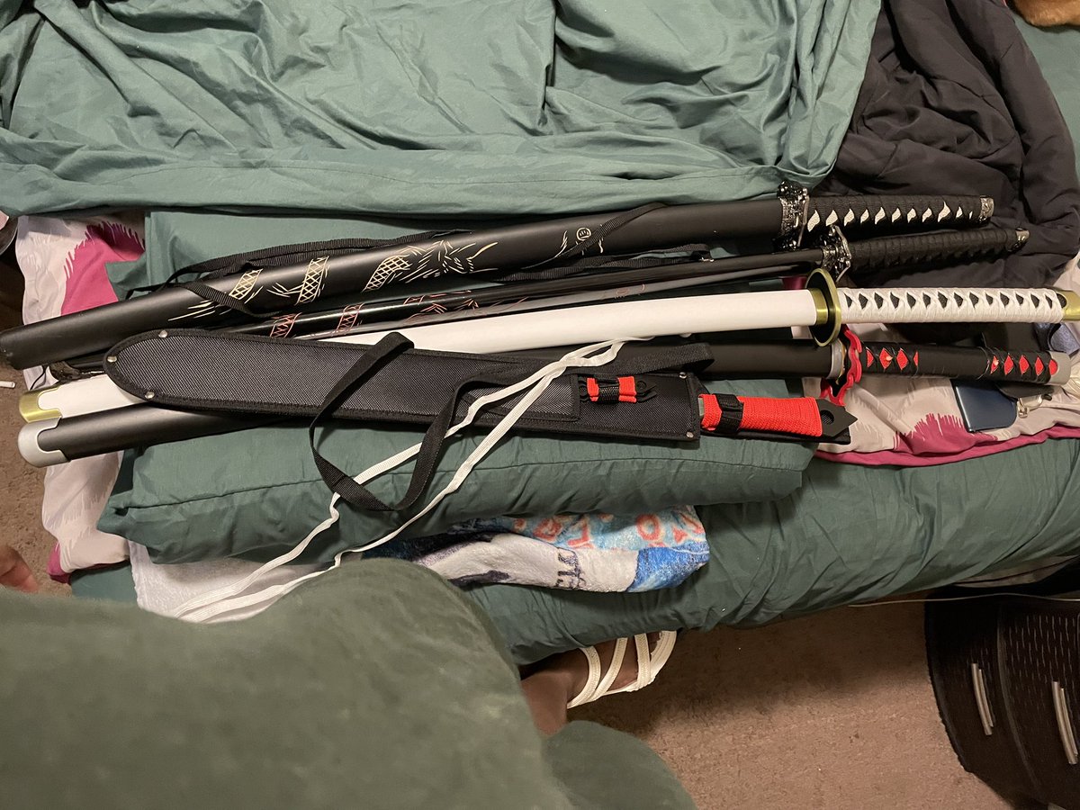 ColorVex's tweet photo. Added to my Katana Collection 😍🥰💯 please ignore my messy sheets 😩 https://t.co/XxJLRJke6d