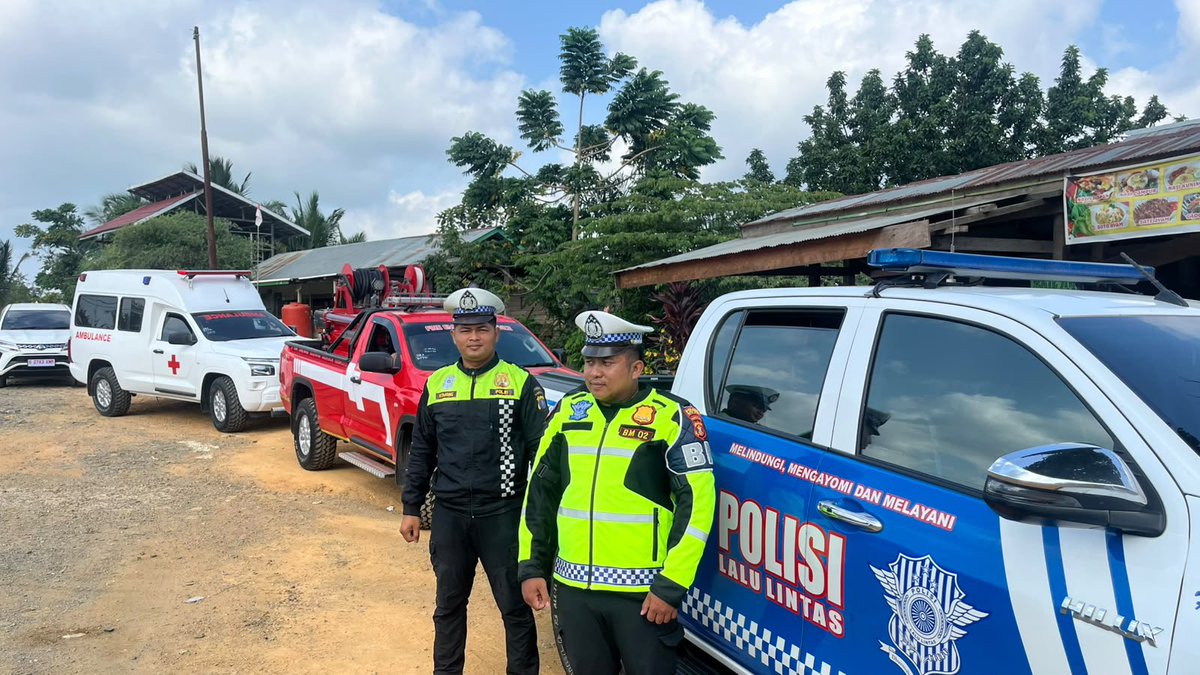 SatlantasK's tweet photo. Patroli dialogis personil satlantas polres kutim.

 #PolresKutaiTimur #Sangatta #TertibBerlaluLintas #UtamakanKeselamatan #KutimAman https://t.co/RTCdR1ZUKv