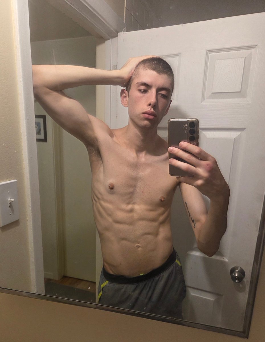 evansmith1995_'s tweet photo. Abs https://t.co/xs2bd33QC5