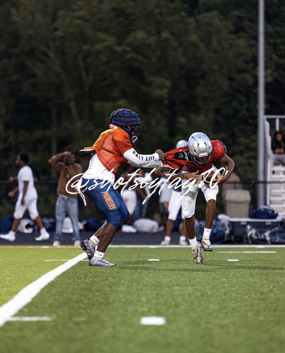 ColesAubrey2's tweet photo. Feels good to be back! Can’t wait to live inna backfield this szn 💪🏾💯 https://t.co/XXBvFgHWq1
