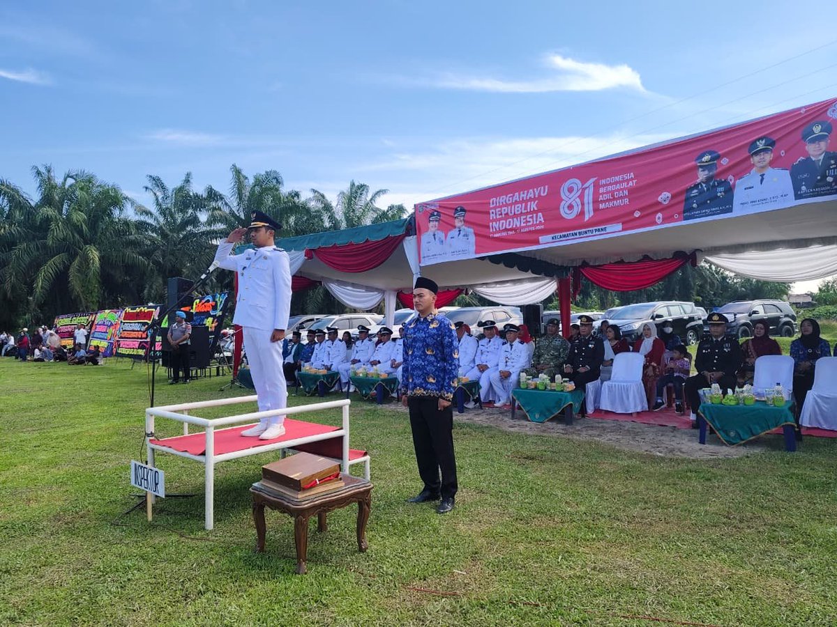 PPane72697's tweet photo. 🇮🇩 DIRGAHAYU REPUBLIK INDONESIA KE-81 🇮🇩 

Pemerintah Kecamatan Buntu Pane sukses melaksanakan Upacara Pengibaran Bendera Merah Putih dalam rangka memperingati HUT ke-81 Kemerdekaan Republik Indonesia di Lapangan Bola Kaki Afd. IV Kebun Sei Silau. https://t.co/f1p1lkPHQz