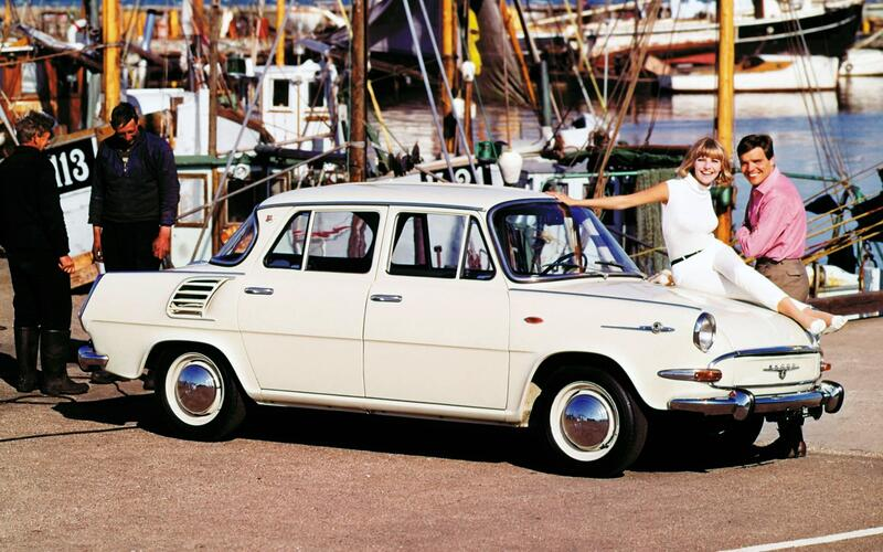 5NowXe's tweet photo. Skoda 1000 MB (1964)

Developing the 1000 MB, #Skoda chose a rear-engine, rear-wheel-drive layout over other options to stay modern while avoiding similarity to the old Octavia.

Production ended in 1969, but Skoda kept making rear-engined cars until 1990. https://t.co/lGYbxvZWWD