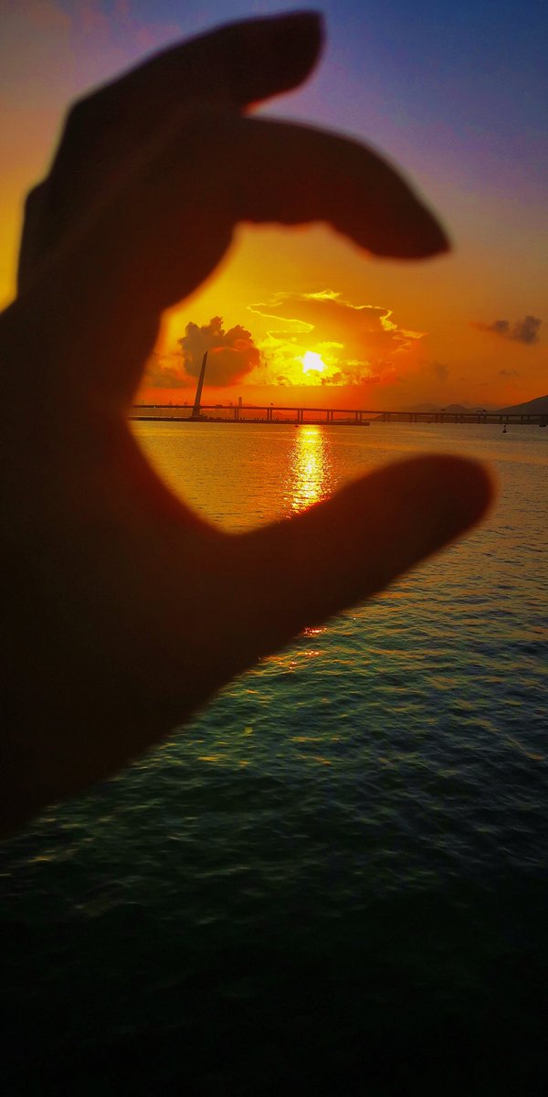shinakoa's tweet photo. Just tried the new sunrise coastal hike—fresh sea breeze + golden sky glow = my 5am win! https://t.co/cvoYCvzX44